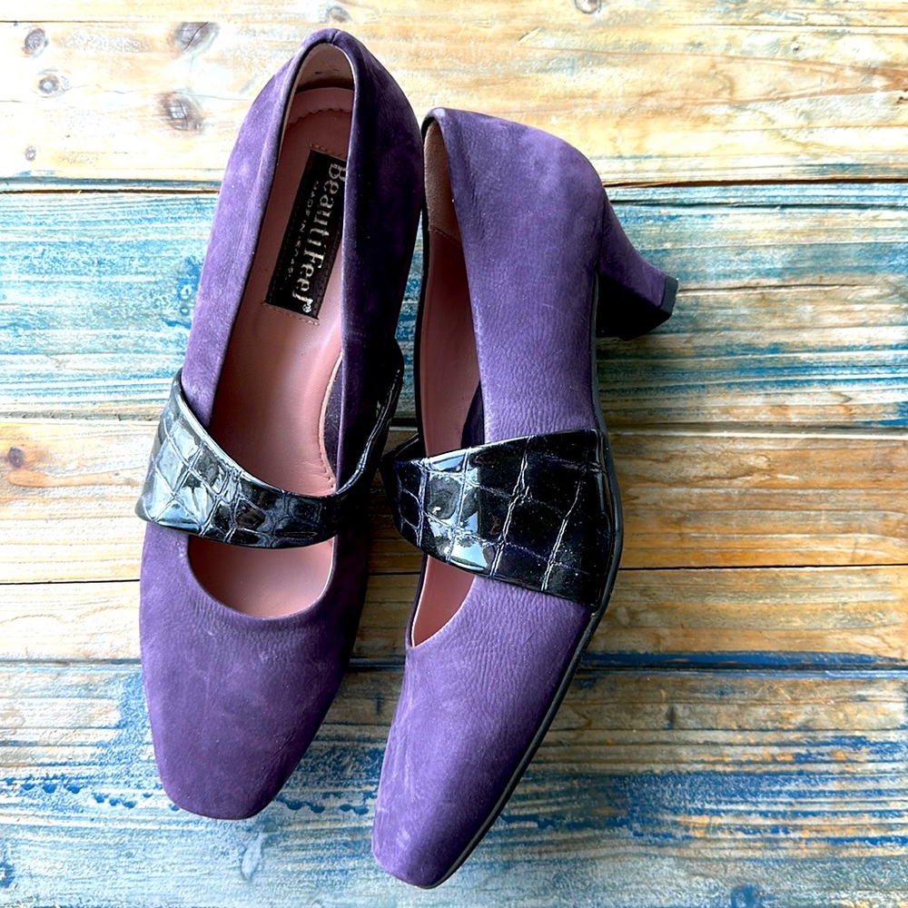 BeautiFeel Violet Heels with Glossy Black Accent